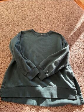 Women’s Classic Crewneck Sweatshirt - Forest Green